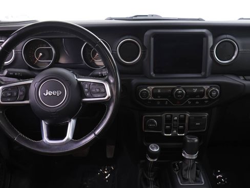 Used 2020 Jeep Gladiator Overland AWD/4WD image 5