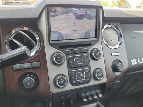 Used 2016 Ford F250 Lariat w/ Lariat Ultimate Package AWD/4WD image 28