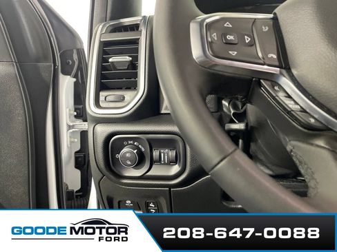 Used 2025 RAM 1500 Laramie AWD/4WD image 14