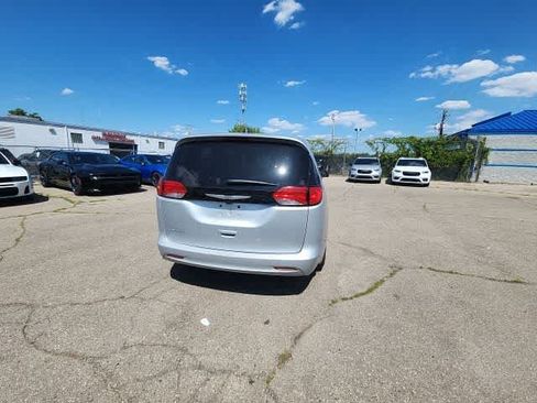 Certified 2023 Chrysler Voyager LX FWD image 15