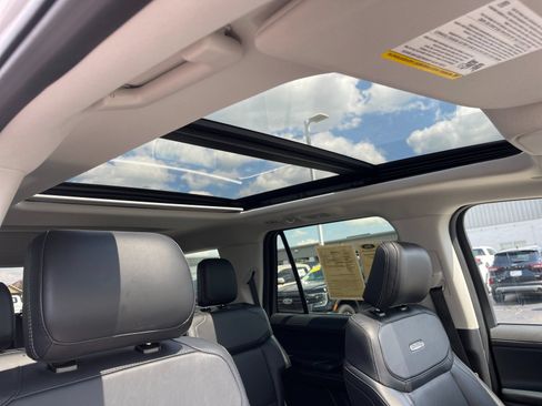 Certified 2025 Ford Expedition Platinum AWD/4WD image 20