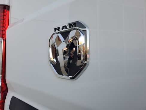 Used 2025 RAM ProMaster 2500 w/ Convenience Group image 24