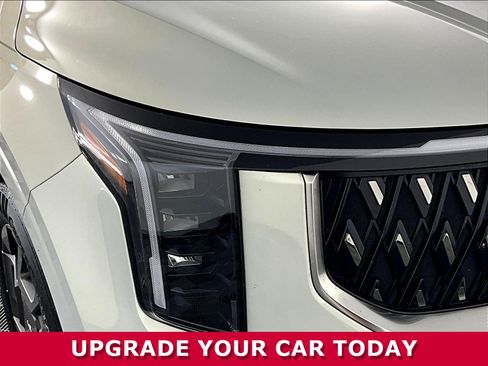 Used 2025 Kia Carnival EX FWD image 27