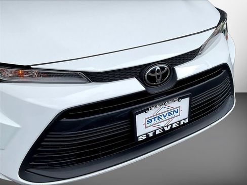 Used 2024 Toyota Corolla LE FWD image 32