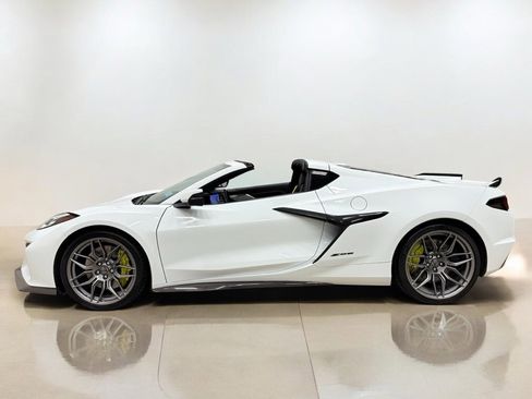 Used 2023 Chevrolet Corvette Z06 image 34