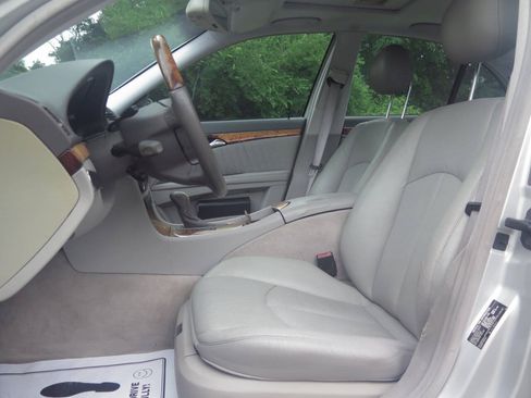 Used 2003 Mercedes-Benz E 320 Sedan image 37