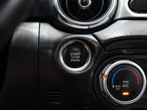 Used 2017 FIAT 124 Spider Classica RWD image 17