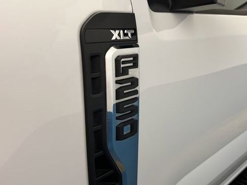 Used 2024 Ford F250 XLT AWD/4WD image 37
