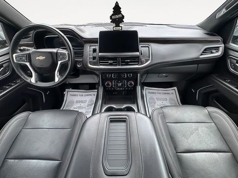 Used 2023 Chevrolet Suburban Premier image 16