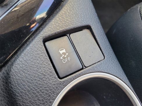 Used 2018 Toyota Corolla L image 23