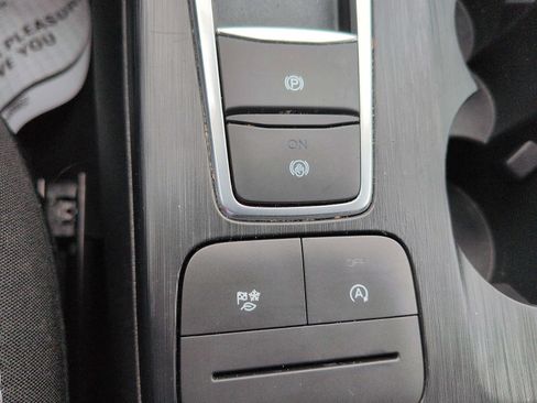 Certified 2025 Ford Escape Active AWD/4WD image 20