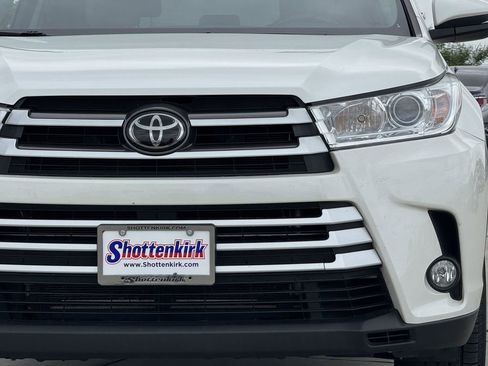 Used 2018 Toyota Highlander XLE FWD image 8