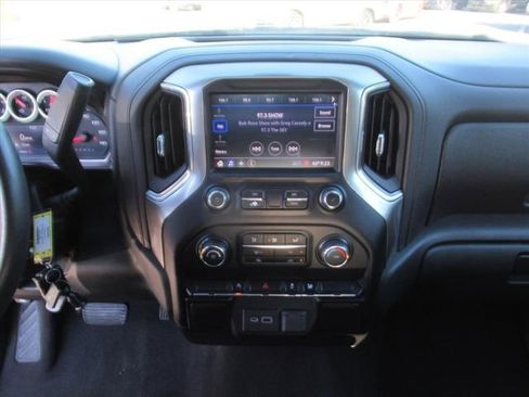 Used 2020 Chevrolet Silverado 1500 LT image 22