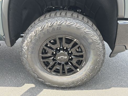 New 2026 Chevrolet Silverado 2500 ZR2 w/ LPO, Dark Essentials Package AWD/4WD image 12