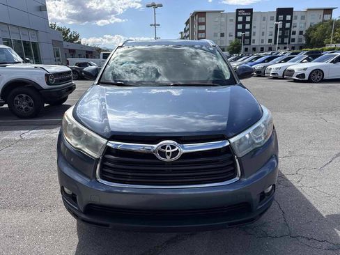 Used 2015 Toyota Highlander XLE AWD/4WD image 3