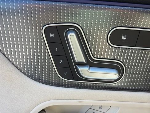 Used 2021 Mercedes-Benz GLA 250 4MATIC image 32