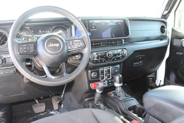 Used 2024 Jeep Wrangler Unlimited Rubicon 4xe AWD/4WD image 12