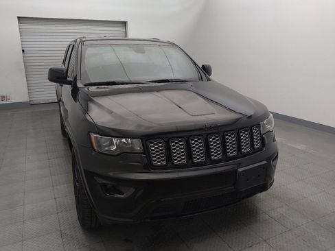 Used 2022 Jeep Grand Cherokee Laredo X image 14