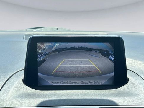 Used 2018 MAZDA MAZDA3 Touring FWD image 23
