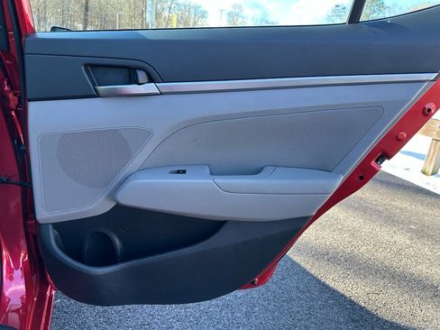 Used 2020 Hyundai Elantra SEL image 26