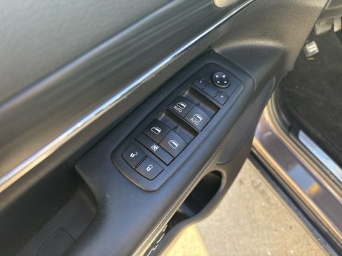 Used 2020 Jeep Grand Cherokee Limited w/ Luxury Group II image 14