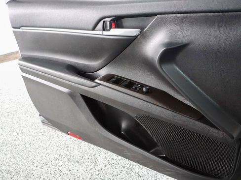 Used 2022 Toyota Camry SE FWD image 21
