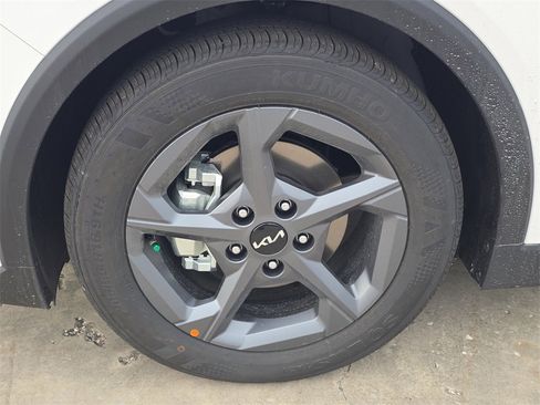 New 2025 Kia K4 LXS image 35