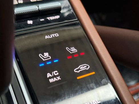 Used 2019 Porsche Cayenne AWD/4WD image 25