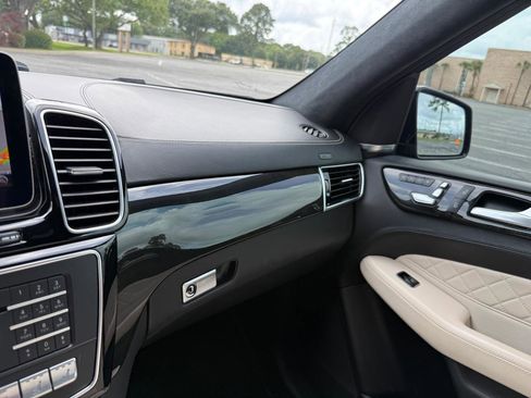 Used 2018 Mercedes-Benz GLE 43 AMG 4MATIC image 40