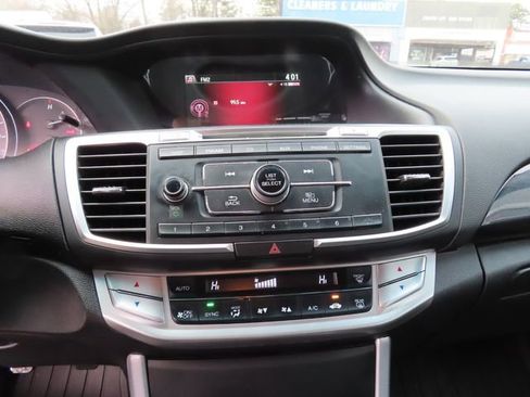 Used 2014 Honda Accord Sport image 18