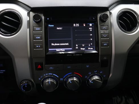 Used 2018 Toyota Tundra SR5 w/ SR5 Upgrade Package AWD/4WD image 21