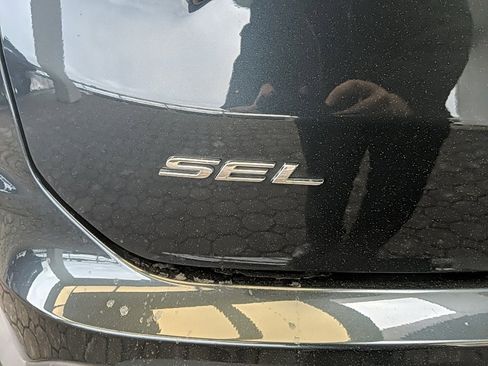 Certified 2024 Ford Edge SEL w/ Convenience Package image 7