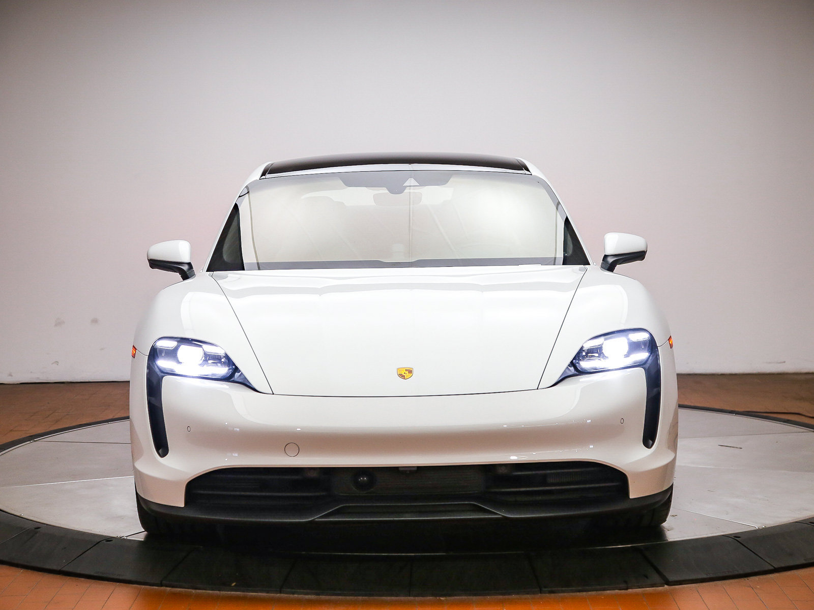 Certified 2024 Porsche Taycan 4S w/ Premium Package AWD/4WD image 10