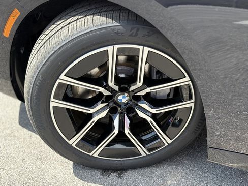 Used 2025 BMW 760i xDrive image 7
