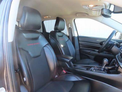 Used 2022 Jeep Compass Trailhawk AWD/4WD image 25