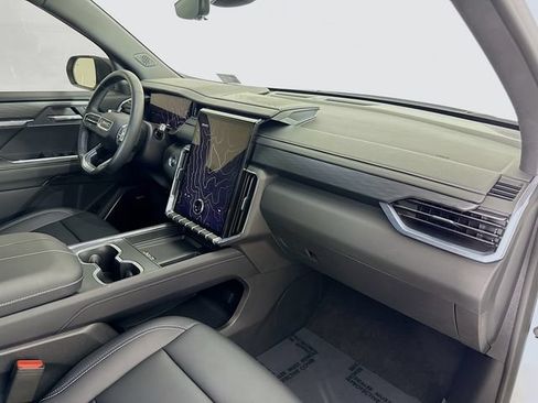 Used 2026 GMC Acadia Elevation w/ Black Edition FWD image 32