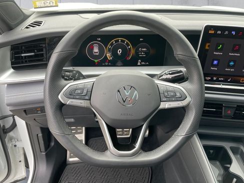 Used 2025 Volkswagen Tiguan SE R-Line AWD/4WD image 14