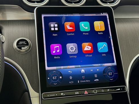 Used 2025 Mercedes-Benz GLC 300 4MATIC image 16