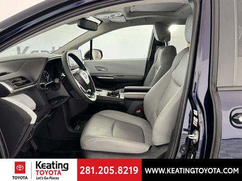 Certified 2025 Toyota Sienna XLE image 16