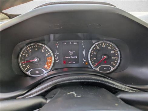 Used 2020 Jeep Renegade Latitude w/ Popular Equipment Group FWD image 9