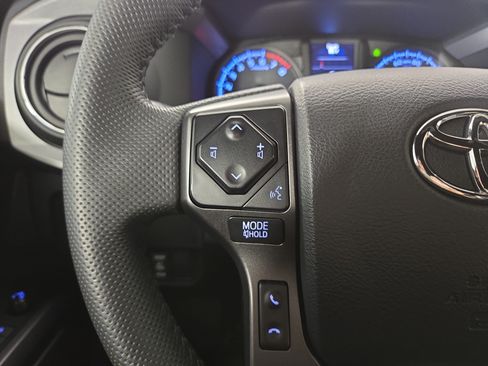 Used 2023 Toyota Tacoma TRD Off-Road AWD/4WD image 15