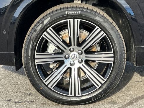 Certified 2025 Volvo XC90 B6 Plus w/ Protection Package Premier image 24