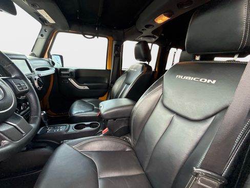 Used 2014 Jeep Wrangler Unlimited Rubicon w/ Connectivity Group AWD/4WD image 22