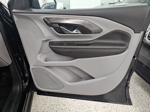 Used 2022 GMC Terrain SLE image 27