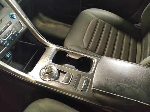 Used 2019 Ford Fusion SE FWD image 26