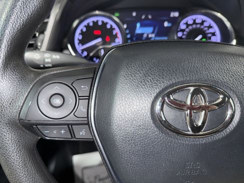 Used 2020 Toyota Camry LE image 27