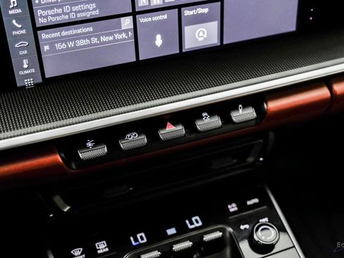 Used 2021 Porsche 911 Turbo image 72