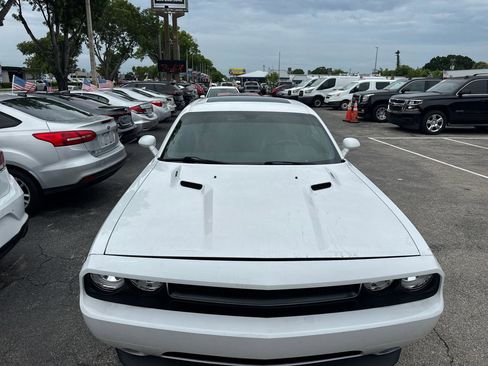 Used 2013 Dodge Challenger R/T RWD image 5