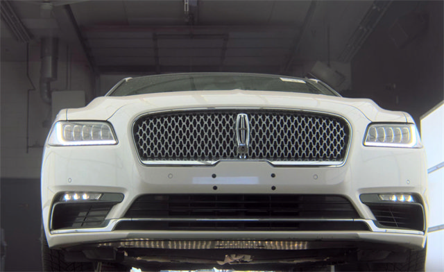 Used 2017 Lincoln Continental Reserve w/ Luxury Package AWD/4WD image 3