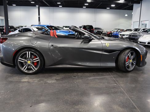 Used 2020 Ferrari Portofino RWD image 11